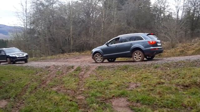 Audi Q7 vs VW Touareg Offroad in Mammutpark смотреть онлайн