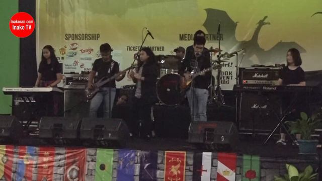 TOC 8 SMANU MH Thamrin : Sixophone A Band смотреть онлайн