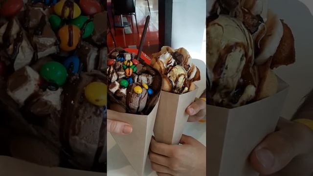 16.06 ВКУСНЕШНИЕ ГОНКОНГСКИЕ ВАФЛИ В АВИАПАРКЕ ?? С ГОРОМ