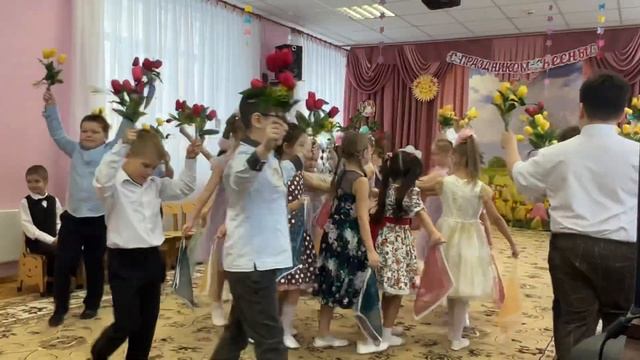 Самая лучшая мама Земли. Подготовительная группа. Танец на 8 марта. смотреть онлайн