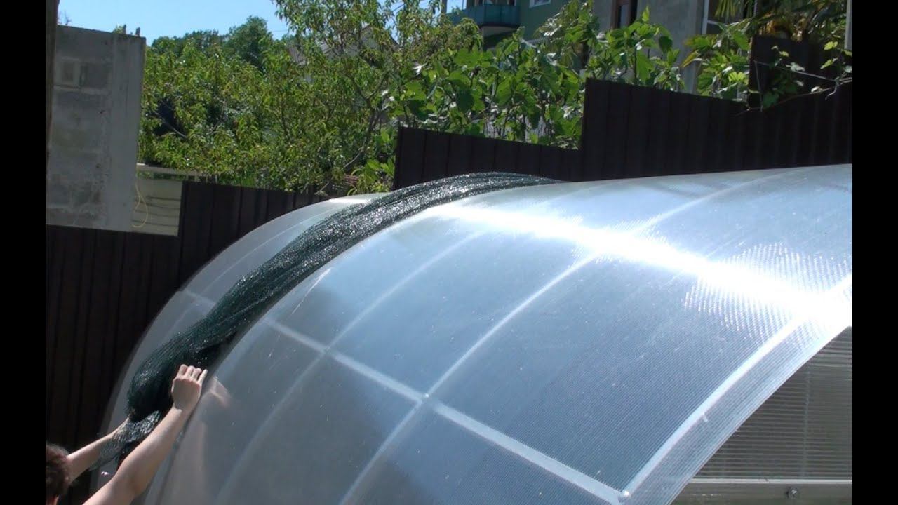 Спасаем томаты от жары: Установка затеняющей сетки на теплицу и в открытом грунте смотреть онлайн