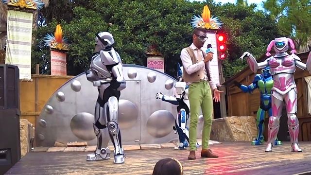 Шоу Роботов "Порт Авентура" - Роботы Зажигают смотреть онлайн