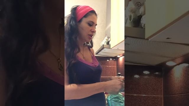 35 неделя беременности . Давление при беременности. Что едят беременные. Отеки смотреть онлайн