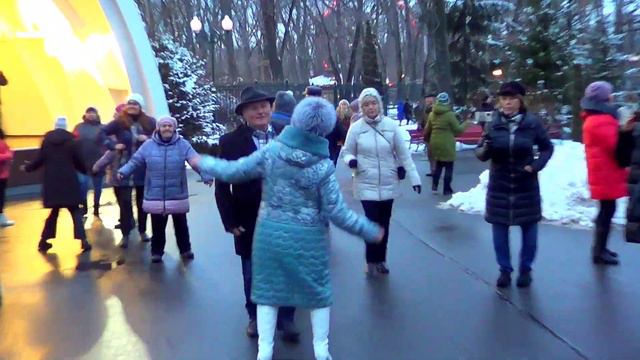Расцвела черемуха Танцы в парке Горького Харьков Февраль 2022