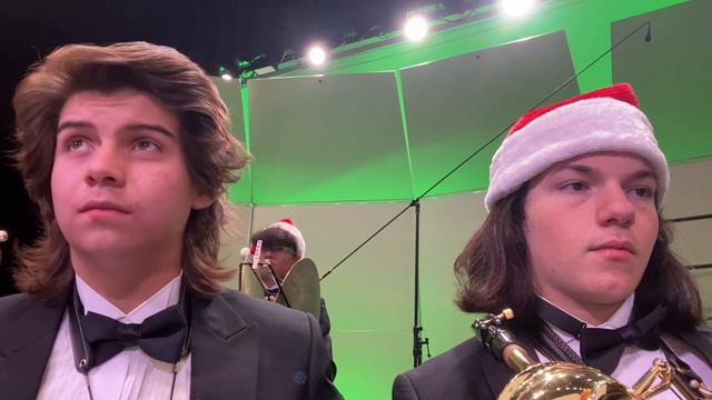 Sleigh ride tenor and bari sax смотреть онлайн