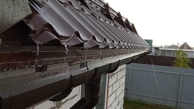 ? Пластиковые желоба и водостоки, ни капли мимо. | Строю САМ смотреть онлайн