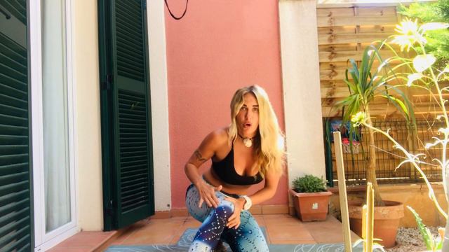 YOGA THERAPY POST LIGAMENT & CARTILAGE KNEE OR ANKLE INJURY смотреть онлайн