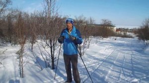Подъем в гору на лыжах. Способ: "полуелочкой".