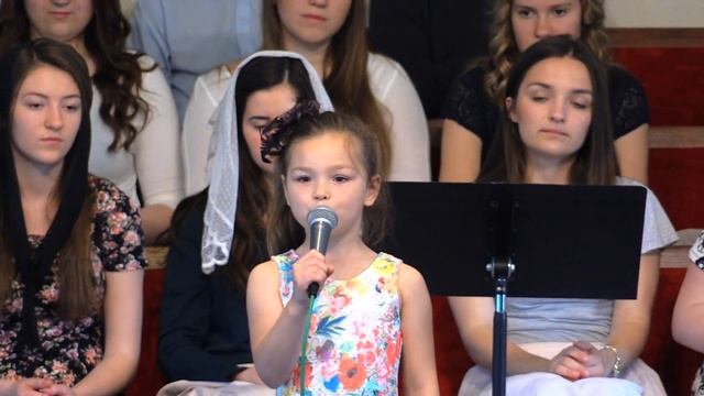 Я мамины добрые руки - Стих смотреть онлайн