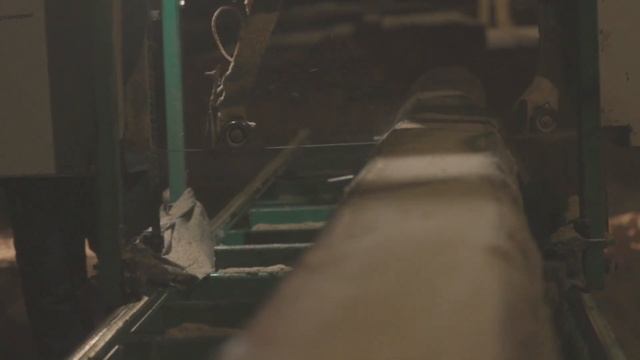 Пилорама. Ленточная пилорама. Как пилят бревна. Производство пиломатериалов. смотреть онлайн