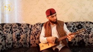 ЧЕЧЕНЕЦ АСВАД ПОЕТ ОЧЕНЬ КРАСИВУЮ ПЕСНЮ НА БАЛАЛАЙКЕ