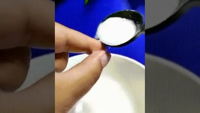 Как избавиться от суперклея с помощью соли и воды. смотреть онлайн