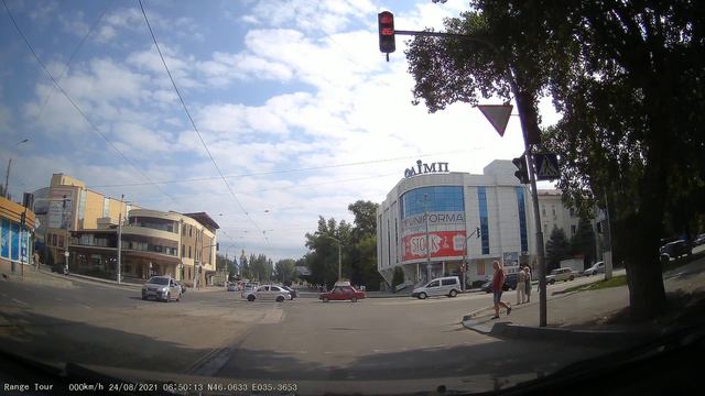 Луганск, Кто не следит за дорогой, тот не матерится. ул. Сосюры, Херсонская,3. 2021/08/24 смотреть онлайн