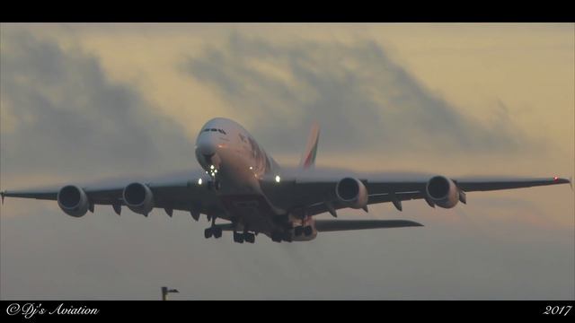 SENSATIONAL CONDENSATION by Emirates UNITED FOR WILDLIFE A380 during Takeoff from Melbourne Airport смотреть онлайн