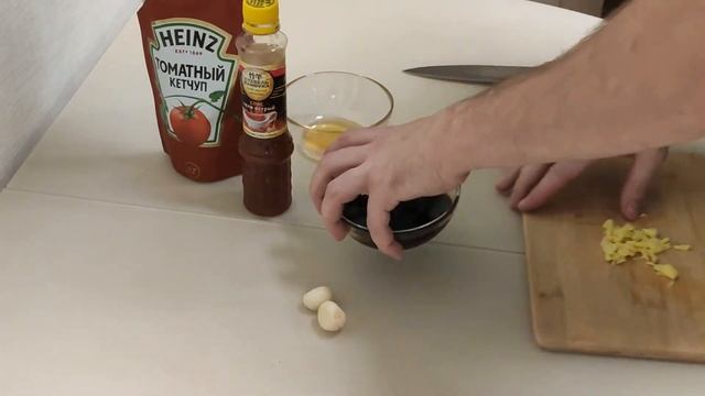 Сочные свиные рёбра запеченные в духовке в маринаде. Быстро и очень вкусно! смотреть онлайн