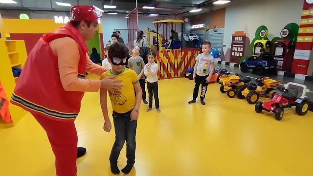 День рождения в "Рули и Строй" во Владивостоке - это шумно и очень весело смотреть онлайн