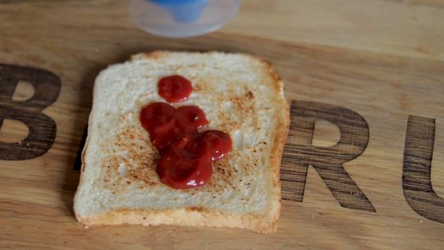 Комбинированный тост с пиццей / Korean street food смотреть онлайн