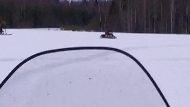 Самодельный снегоход Гаджет-3, заезд по талому снегу смотреть онлайн