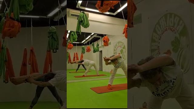Разминочный комплекс Цигун на все тело. За 5 минут ты проработает все группы мышц #йогадляначинающи смотреть онлайн