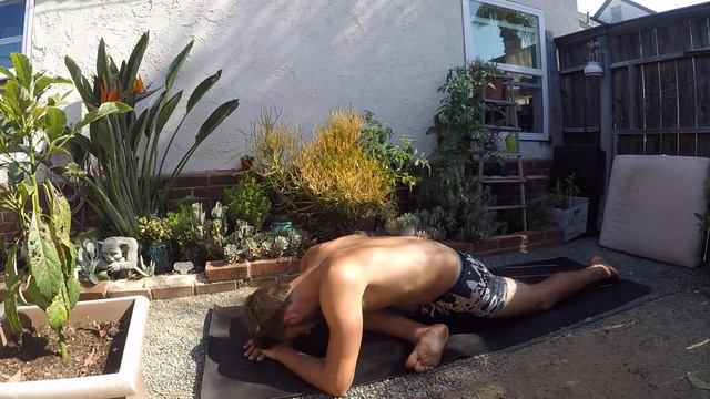 REVIEW by Moose: Travis Eliot Ultimate Yogi - Cardio Flow (3/4) смотреть онлайн