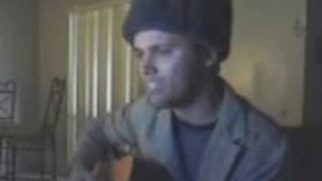 Американец поёт песню Ддт... смотреть онлайн