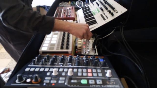 Live Electronic Jam #2 (125BPM) смотреть онлайн