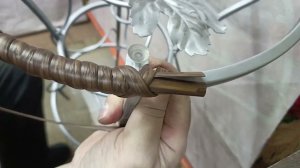 Сварил оплел ротангом.