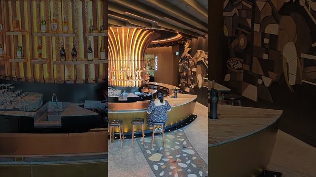 кофе-брейк в Starbucks ICONSIAM PARK в Бангкоке смотреть онлайн