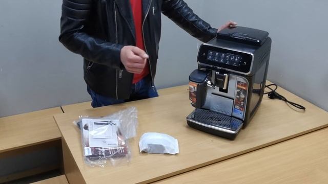 Обзор кофемашины Philips (Филипс) EP 3246 работа с ней смотреть онлайн