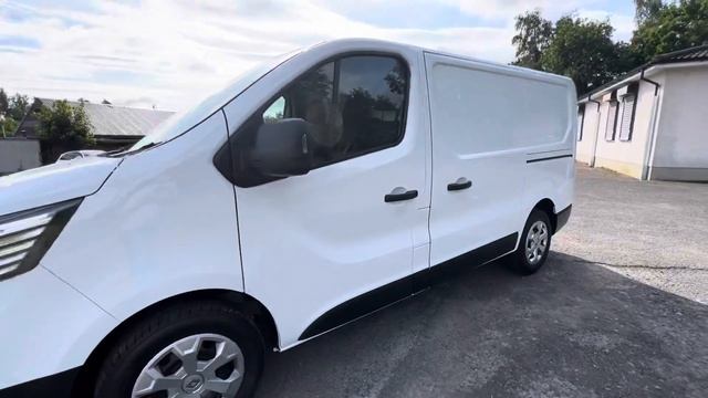 July 2023 Renault Trafic 2.0 dCi Blue 30 Business + (130 BHP) SWB | VIDEO WALKTHROUGH смотреть онлайн