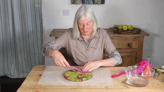 Step by step vessel tutorial - wet felt along with me! #wetfelting #feltbowl #feltingtutorial смотреть онлайн