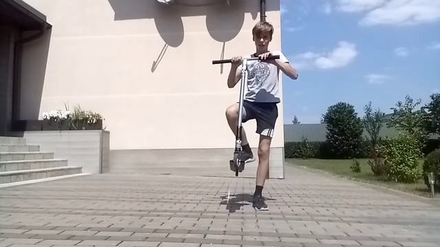 Обучение BarTwist на самокате смотреть онлайн
