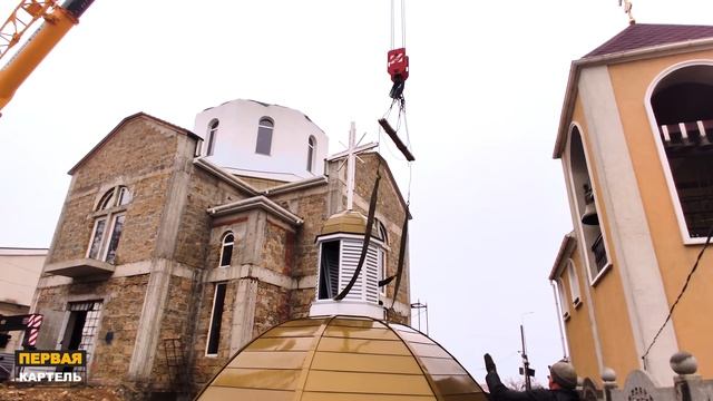 Изготовление и обшивка фальцем купола Греко-католической церкви. Обшивка золотым фальцем. смотреть онлайн
