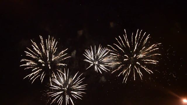 Салют на День города в Волгограде смотреть онлайн