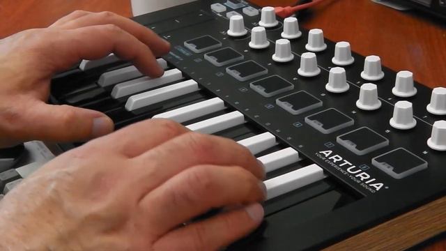 Arturia Minilab mk2 USB midi controller | Dispersed phase - short ambient electronic session смотреть онлайн