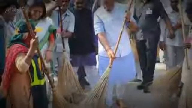 Laxmi song compare to Narendra Mobi смотреть онлайн