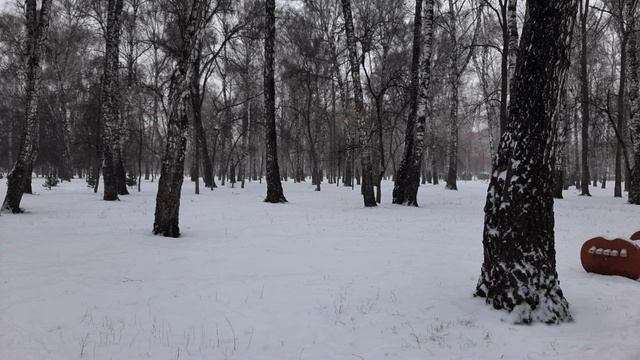 Что видят маленькие дети, которые часто смотрят на потолок и улыбаются или плачут. смотреть онлайн
