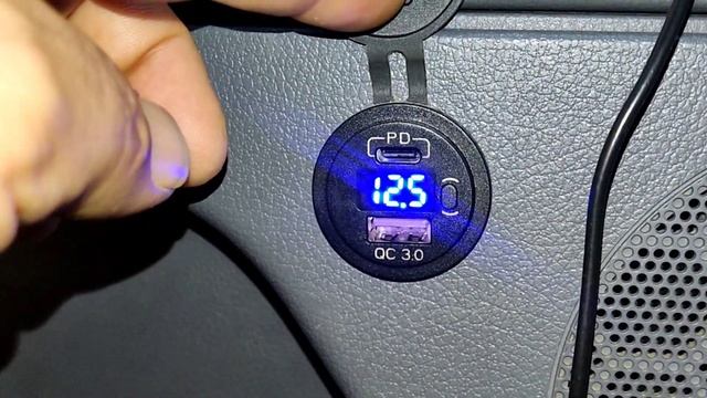 Voltímetro, cargador USB-A/ USB C ( QC. 3.0 )... Mercedes Vito. смотреть онлайн
