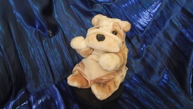 Gemmy. Big Bulldog Singing 