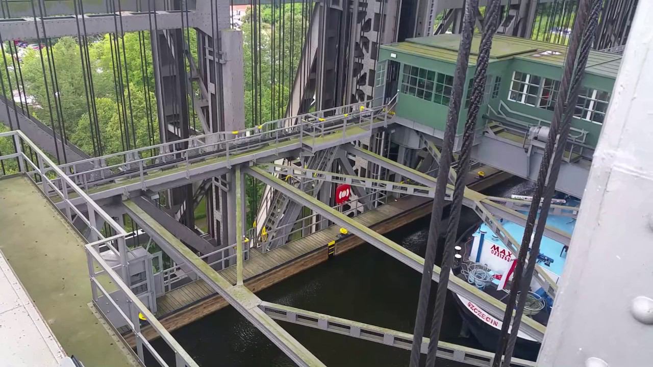 Судоподъёмник в Нидерфинове, Германия