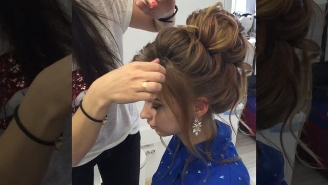 Как сделать верхний пучок? Урок по свадебным прическам от стилиста Элен Мартиросян смотреть онлайн