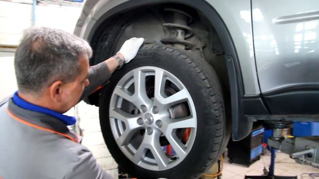 NISSAN X-TRAIL Диагностика и ремонт ходовой части . смотреть онлайн