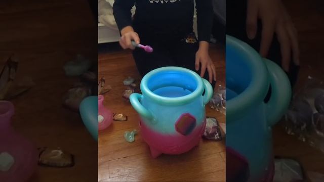Magic Mixies Magic Cauldron магический котёл