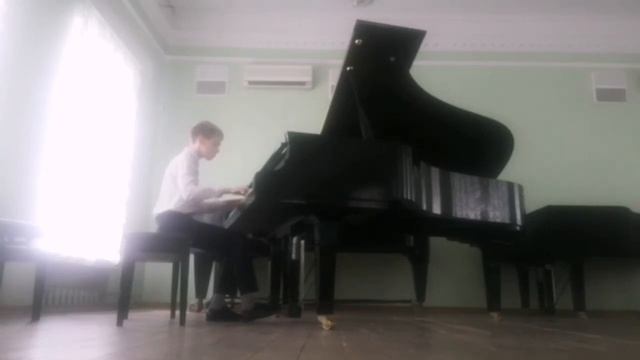 Й. Гайдн Соната Ми мажор 3-я часть. Исполняет Соловьев Роман - средняя группа. смотреть онлайн