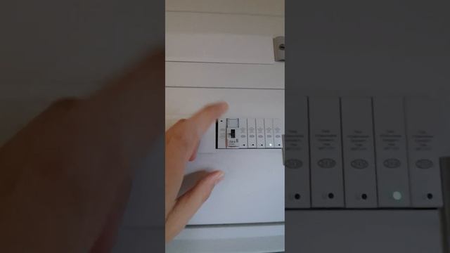 Обзор шкафа умного дома в офисе компании Умная электроника смотреть онлайн