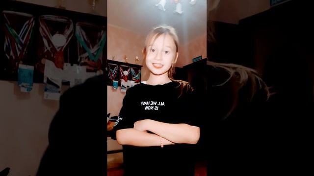 это я в первом классе пытаюсь станцевать танец смотреть онлайн