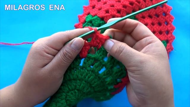 Manualidades Tejidas Milagros Ena N° 18: FRESA 3 A CROCHET CON HOJAS En Puntos Fáciles De Tejer
