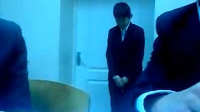 поставили в угол =) смотреть онлайн