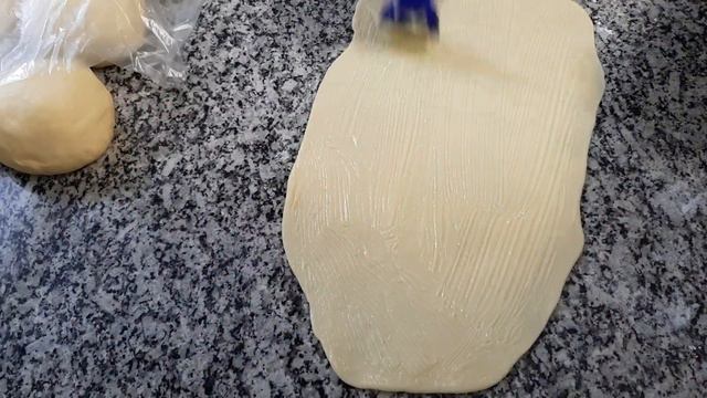 ROSQUINHAS FOLHADAS TIPO BRIOCHE. смотреть онлайн