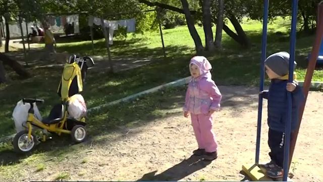 В нашем округе продолжается демонтаж качелей с жестким подвесом смотреть онлайн